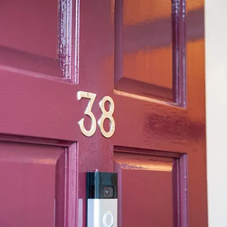 Feriehus Clifford House - 4 Bed Within The Walls