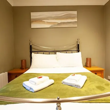 Сasa de vacaciones Clifford House - 4 Bed Within The Walls *