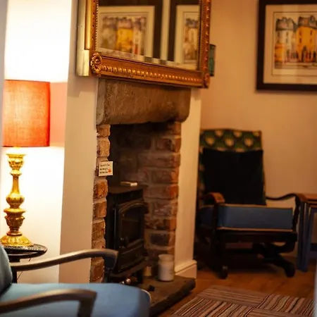 Clifford House - 4 Bed Within The Walls Holiday home