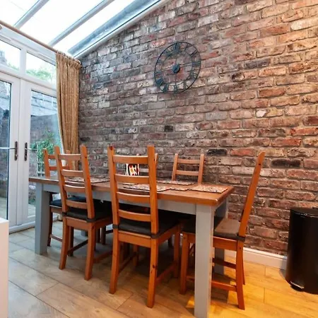 Clifford House - 4 Bed Within The Walls York