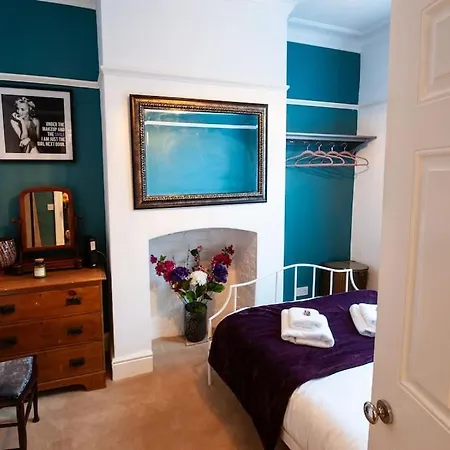 Clifford House - 4 Bed Within The Walls * York