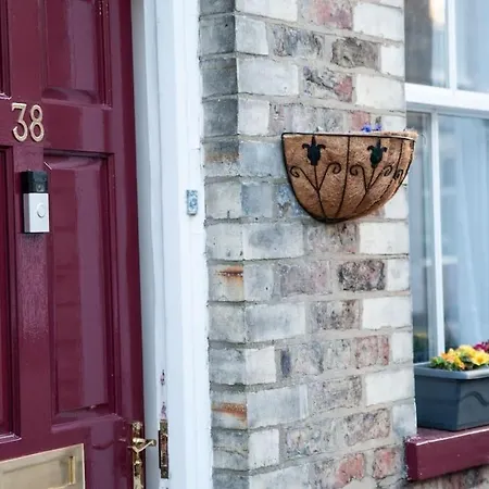 Clifford House - 4 Bed Within The Walls Сasa de vacaciones York