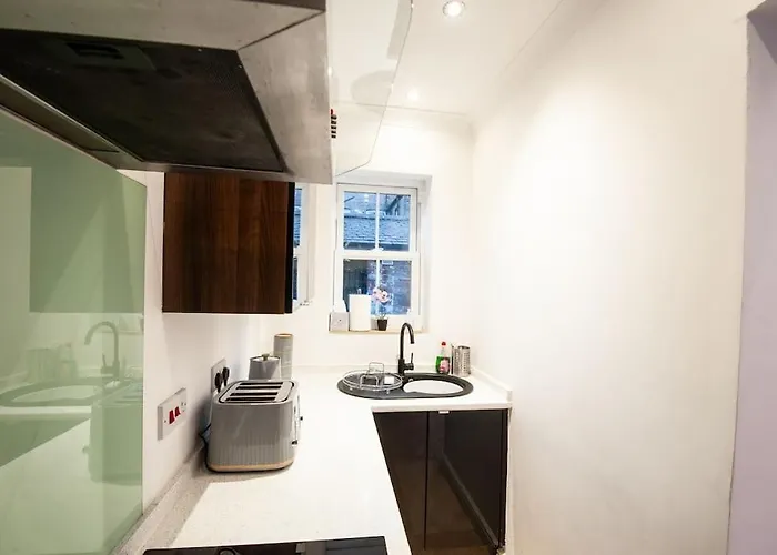 Clifford House - 4 Bed Within The Walls York