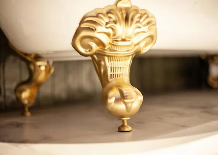 Clifford House - 4 Bed Within The Walls Vakantiehuis *