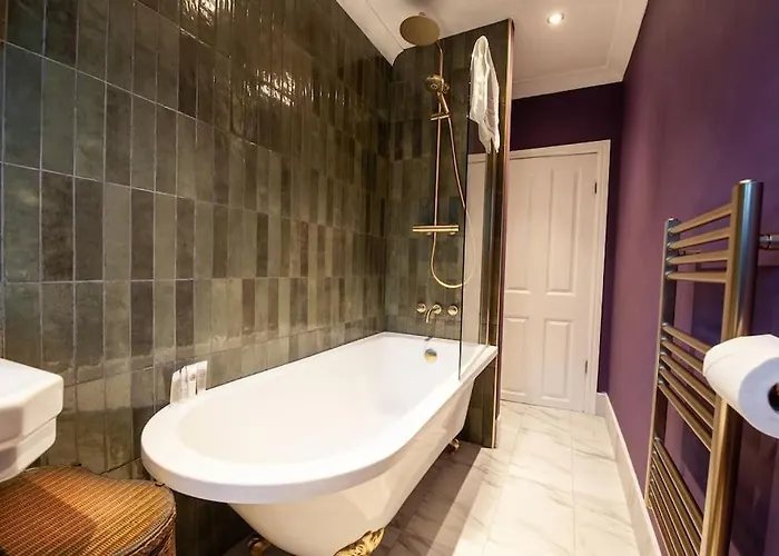 Clifford House - 4 Bed Within The Walls