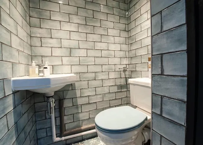 Vakantiehuis Clifford House - 4 Bed Within The Walls *