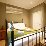 Clifford House - 4 Bed Within The Walls * York