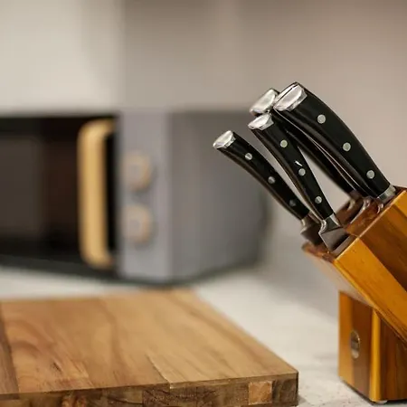 Clifford House - 4 Bed Within The Walls